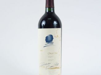 Vente aux enchères 1 BOUTEILLE OPUS ONE NAPA VALLEY - 1983 - BG+