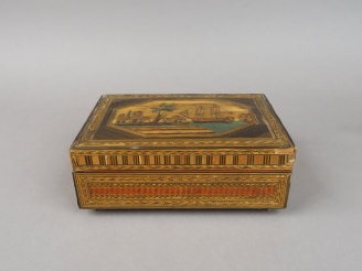 Vente aux enchères Coffret à couture Restauration en marqueterie de paille, à décor de pa