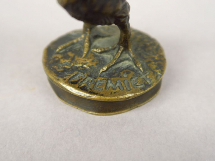 FREMIET. "Coq chantant" Sujet en bronze. Signé.  H. 11,5 cm