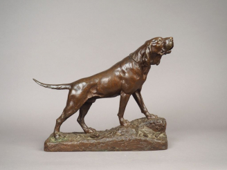 Vente aux enchères L. BUREAU. "Chien de chasse" Sculpture en bronze à patine brune. Signé