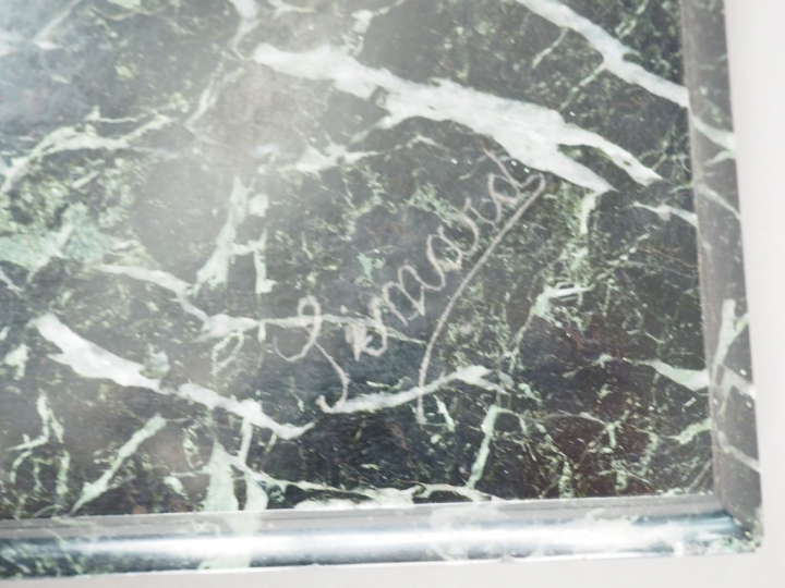 SIMARD.  "Chien couché" Sculpture en bronze à patine brune. Socle en m