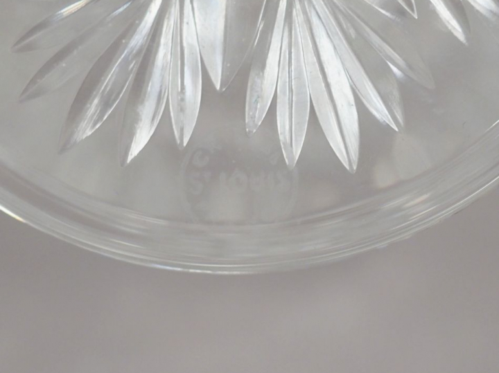 SAINT-LOUIS. Important service de verres en cristal comprenant :  - un