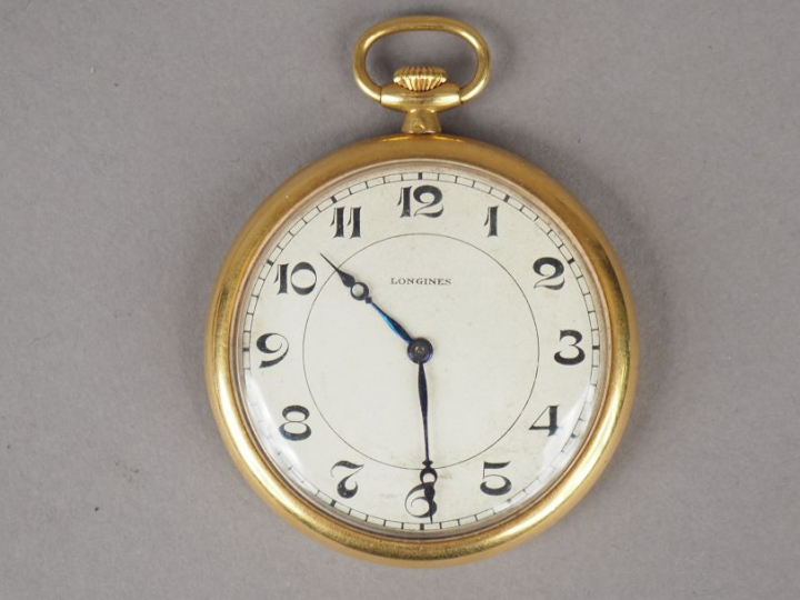 LONGINES.  Montre de gousset en or jaune. Numérotée. 3848644 Diam. san