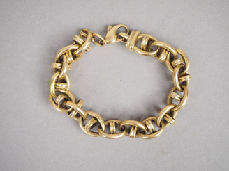 Vente aux enchères Bracelet articulé en or jaune, maille forçat. Poids. 44,98 g