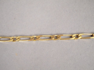Vente aux enchères Bracelet en or jaune, maille gourmette. Long. 17 cm Poids. 6,12 g