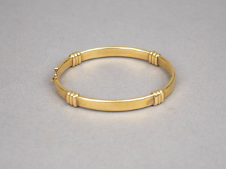 Vente aux enchères Bracelet jonc en or jaune.  Poids. 22,80 g