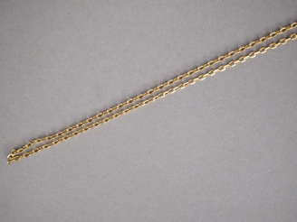 Vente aux enchères Chaine en or jaune.  Poids. 5,82 g (manque le fermoir)