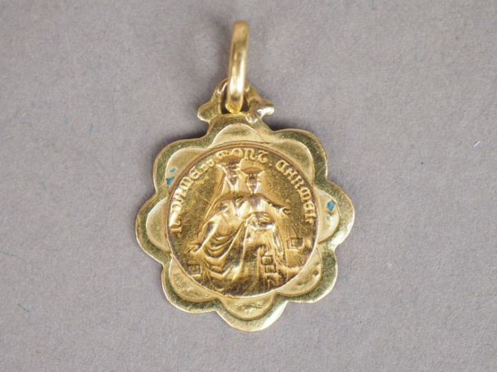 Médaille de baptême en or jaune, décor double face.  Poids.1,02 g