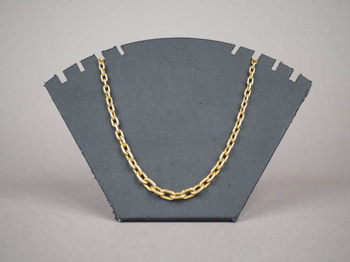 Collier en or jaune, maille forçat. Long. 44 cm  Poids. 10,92 g