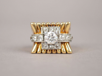 Vente aux enchères Bague 1940 en or jaune, ornée en son centre d'un diamant taille ancien