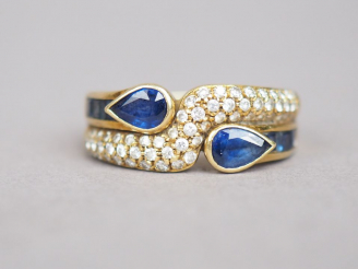 Vente aux enchères Bague "Toi   Moi" en or jaune, ornée de saphirs, saphirs calibrés et p