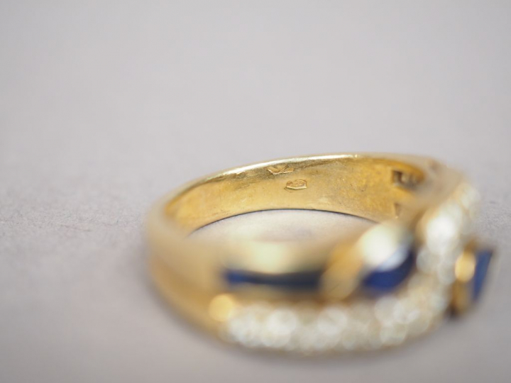 Bague "Toi   Moi" en or jaune, ornée de saphirs, saphirs calibrés et p