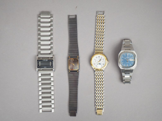 Vente aux enchères Ensemble de quatre montres, comprenant :  - SEIKO.  Montre, modèle Las