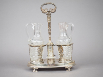 Vente aux enchères Huilier-vinaigrier Restauration en argent, poinçon Vieillard.  Avec un