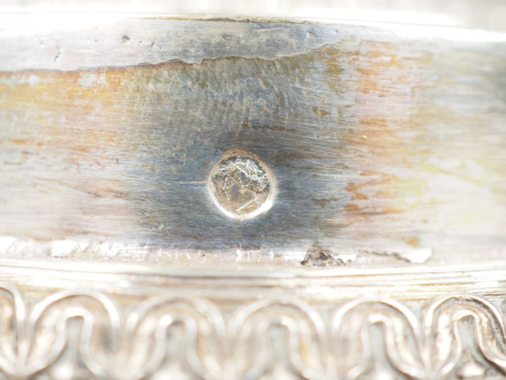 Huilier-vinaigrier Restauration en argent, poinçon Vieillard.  Avec un