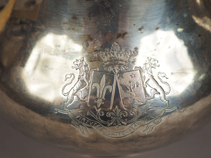 Service à thé trois pièces de style Louis XVI en argent, poinçon Miner