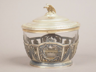 Vente aux enchères Sucrier en argent, poinçon Minerve, à décor ajouré de feuilles d'acant