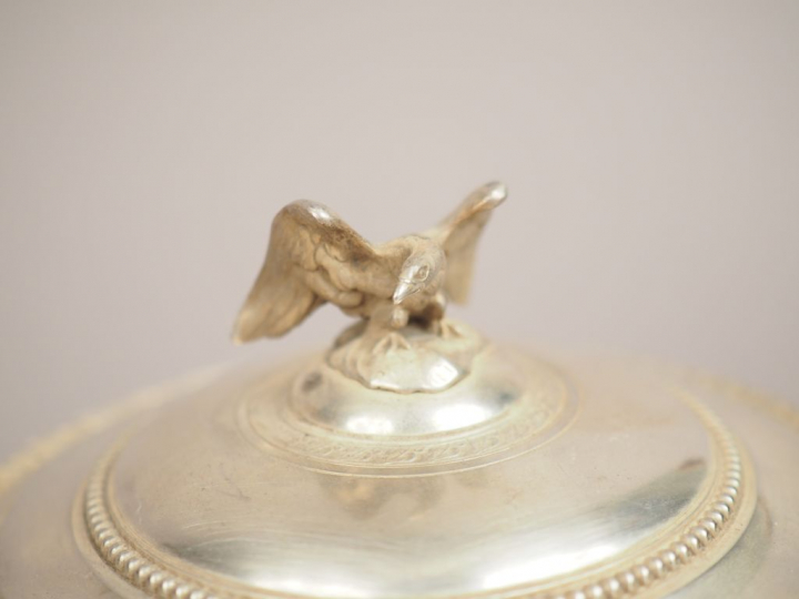 Sucrier en argent, poinçon Minerve, à décor ajouré de feuilles d'acant