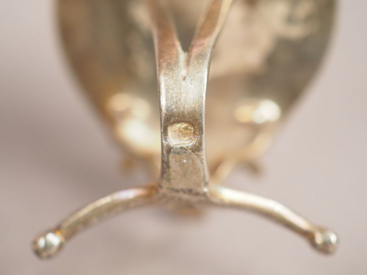 Paire de porte-menus de style Louis XVI en argent, poinçon Minerve, à 