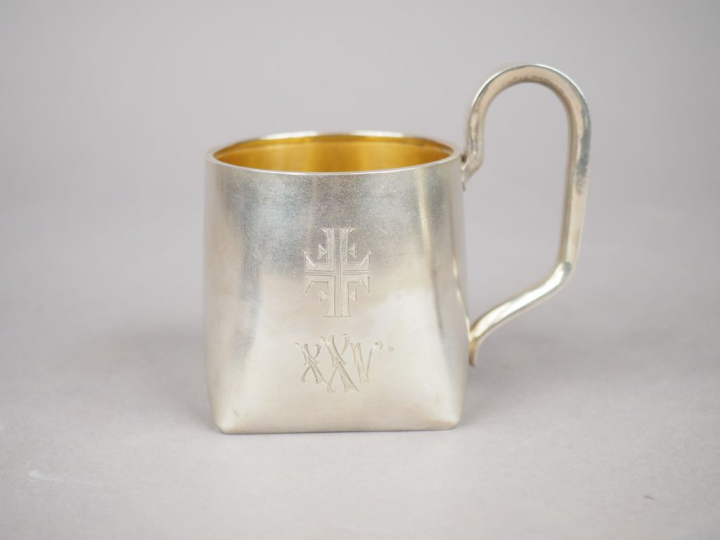 Tasse en argent russe.  Poids. 144 g