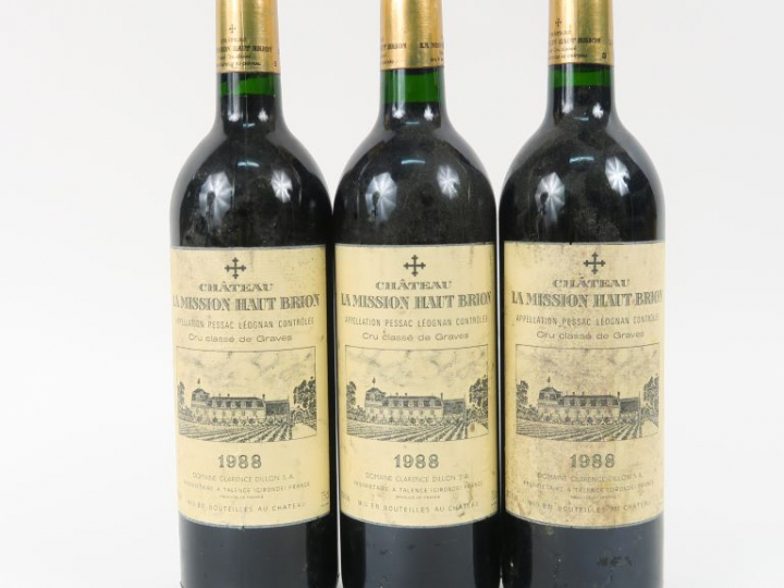3 BOUTEILLES CHÂTEAU LA MISSION HAUT BRION GCC GRAVES - 1988 - 1 ELS