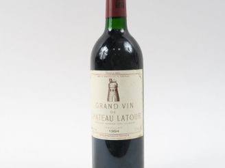 Vente aux enchères 1 BOUTEILLE CHÂTEAU LATOUR 1er GCC PAUILLAC - 1994 - BG+