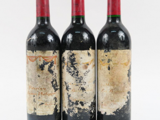 Vente aux enchères 3 BOUTEILLES MISE DE LA BARONNIE - 2 MEDOCS/1 FRONSAC/MILLESIMES ILLIS