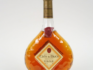 Vente aux enchères 1 BOUTEILLE ARMAGNAC CLES DES DUCS VSOP