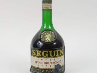 Vente aux enchères 1 BOUTEILLE FINE BRETAGNE SEGUIN
