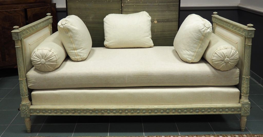 Lit Louis XVI en Bois Fait Main - Fabriqué en France - Villa & Demeure