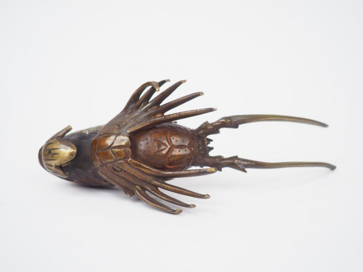 Sujet en bronze "Langouste". Japon, XIXème siècle. Long. 17 cm  (petit