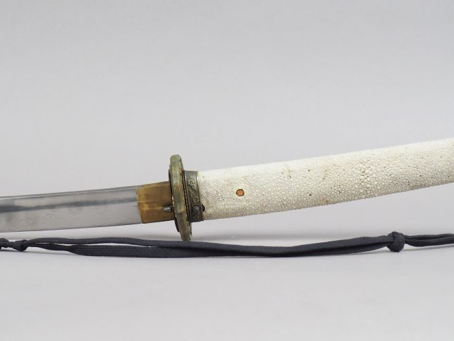 Copie d'un katana de type Shingunto, avec lame en shinogi-zukuri, naka