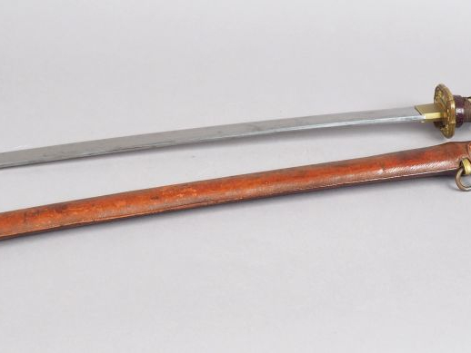 Katana à lame de type shinogi-zukuri, gunome hamon, nakago à un mekugi