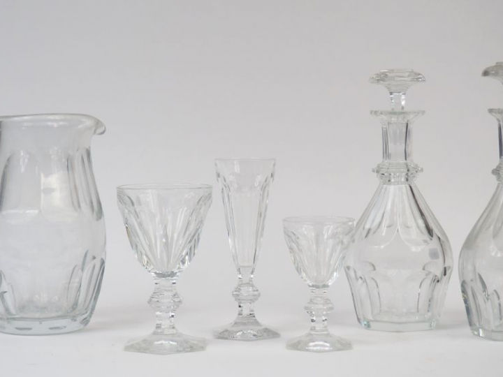 BACCARAT. Partie de service de verres en cristal, modèle 'Harcourt' co