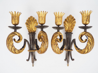 Vente aux enchères Gilbert POILLERAT (attribué à). Paire d'appliques éclairant à deux lum