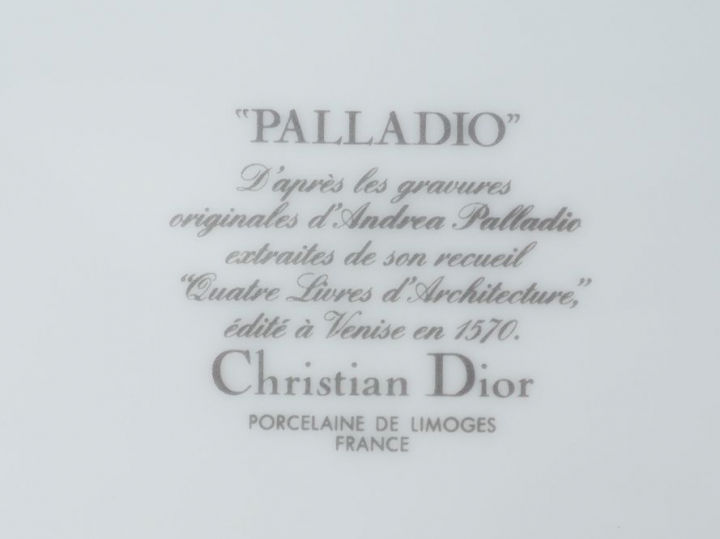 Christian DIOR. Partie de service de table en porcelaine de Limoges, m