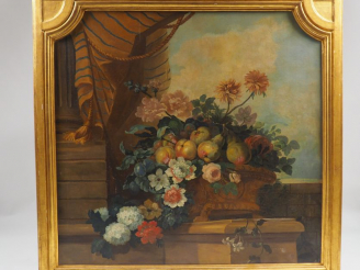 Vente aux enchères 	Ecole française de style Louis XIV  "Nature morte aux fleurs et aux f