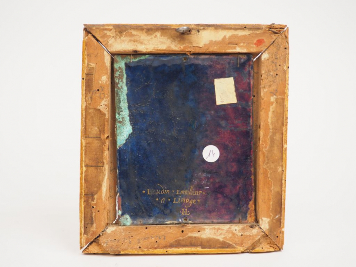 Plaque en émail peint polychrome avec rehauts de d’or représentant dan