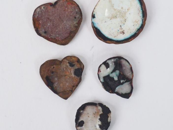 	Lot de 15 petites plaques en émail peint polychrome. XVIIème - XVIIIè