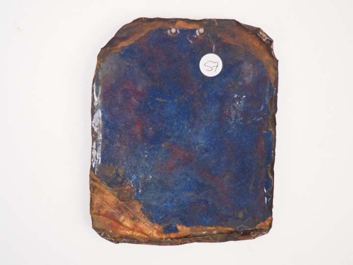 	Plaque en émail peint polychrome représentant sainte Marguerite. Cont