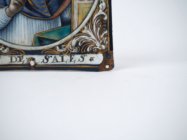 Plaque en émail peint polychrome avec rehauts de dorure représentant s