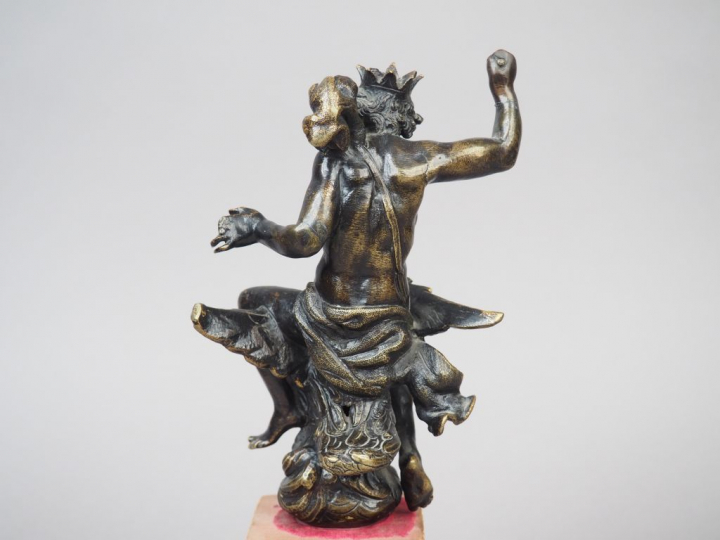 Jupiter chevauchant l’aigle en bronze à patine noire. XVIIème siècle. 