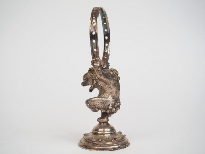 CHRISTOFLE. Porte cure-dents en bronze argenté en forme de monstre. Si