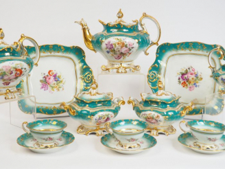 Vente aux enchères Service à thé et à café Louis-Philippe en porcelaine de Paris, à décor