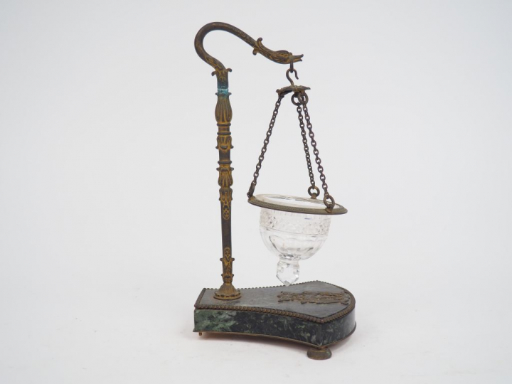 Veilleuse de style Empire en marbre vert, cristal et bronze, à décor d