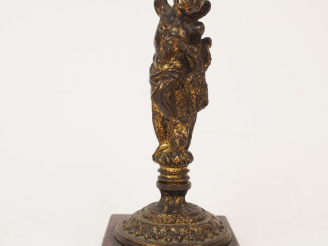 Vente aux enchères Prométhée en bronze doré sur un piédouche. XIXème siècle, dans le goût