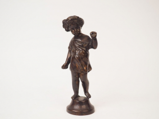 Vente aux enchères "Bacchus enfant" Sujet en bronze à patine brune.  H. 23 cm (manque)