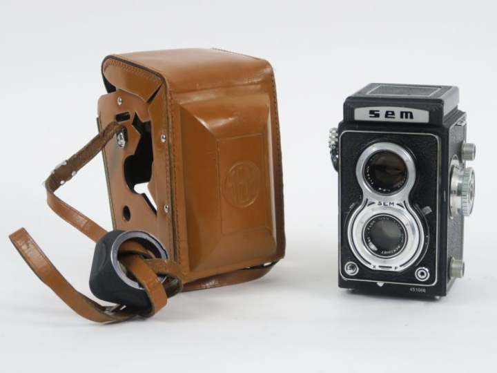 SEM 6X6 n°451066 avec objectifs BERTHIOT avec housse et parseoleil.