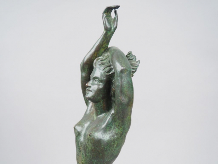Ferdinand PARPAN "Jeune femme nue" Sculpture en bronze à patine verte.