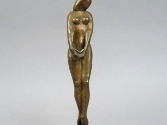 Vente aux enchères Ferdinand PARPAN "Femme debout" Sculpture en bronze.  Signée. EA 0.  H